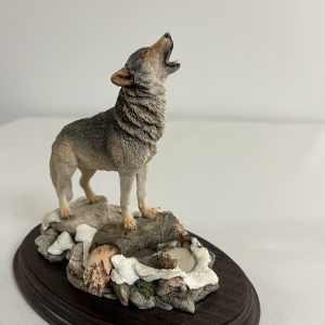 Howling Wolf Sculpture